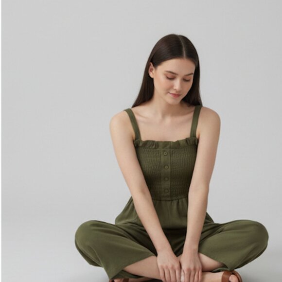 Shirred Cami Capri Jumpsuit Green - Picture 4 of 4